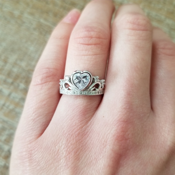 👑 Sterling Princess Heart Crown Ring - Picture 5 of 6